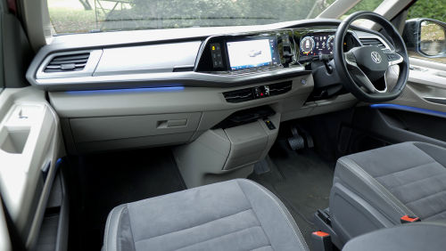 VOLKSWAGEN CALIFORNIA DIESEL ESTATE 2.0 TDI Beach Camper 5dr DSG view 4